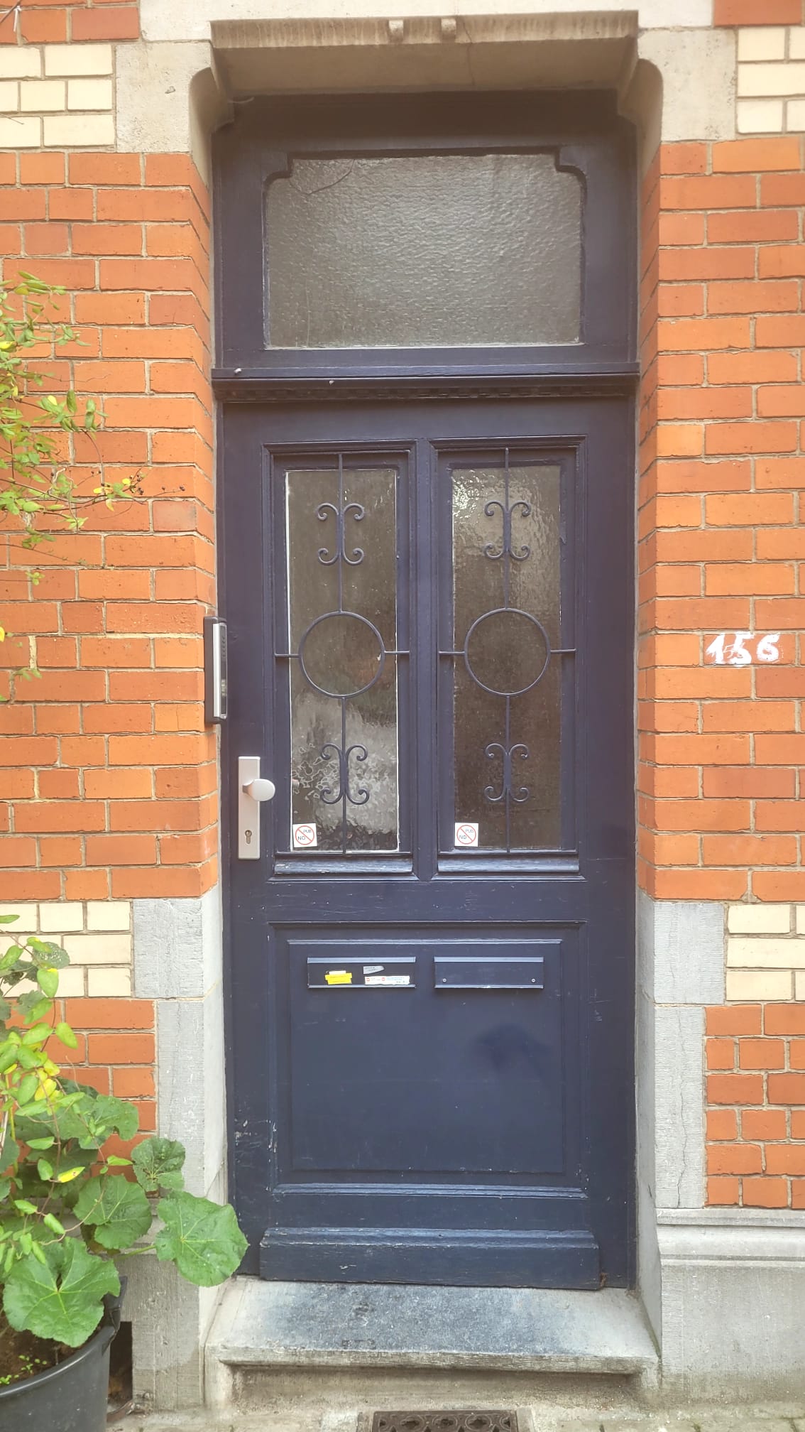 Remplacements de portes en bois à l’identique — Avant